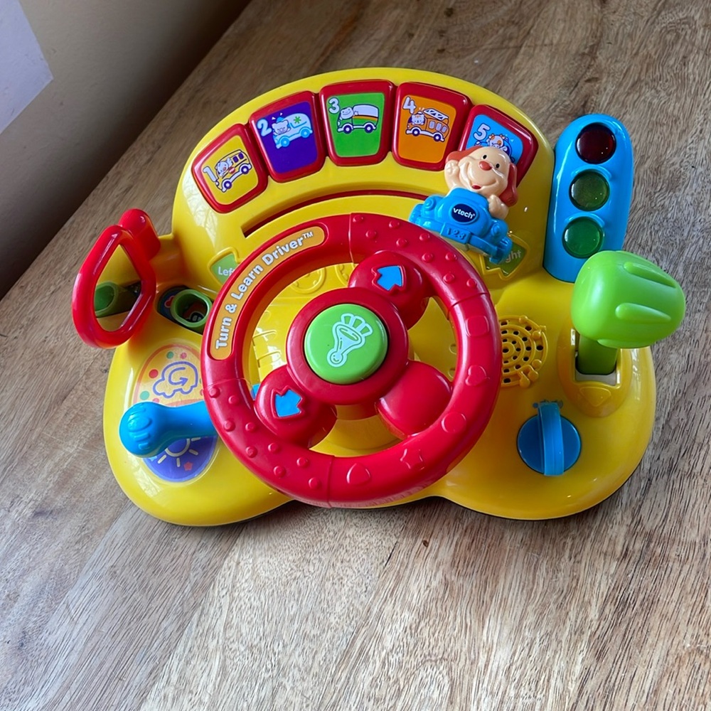 VTech Turn and Learn Driver, Role-Play Toy for Baby, Teaches Animals, Colors